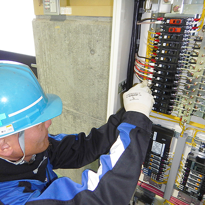 電気設備工事のようす
